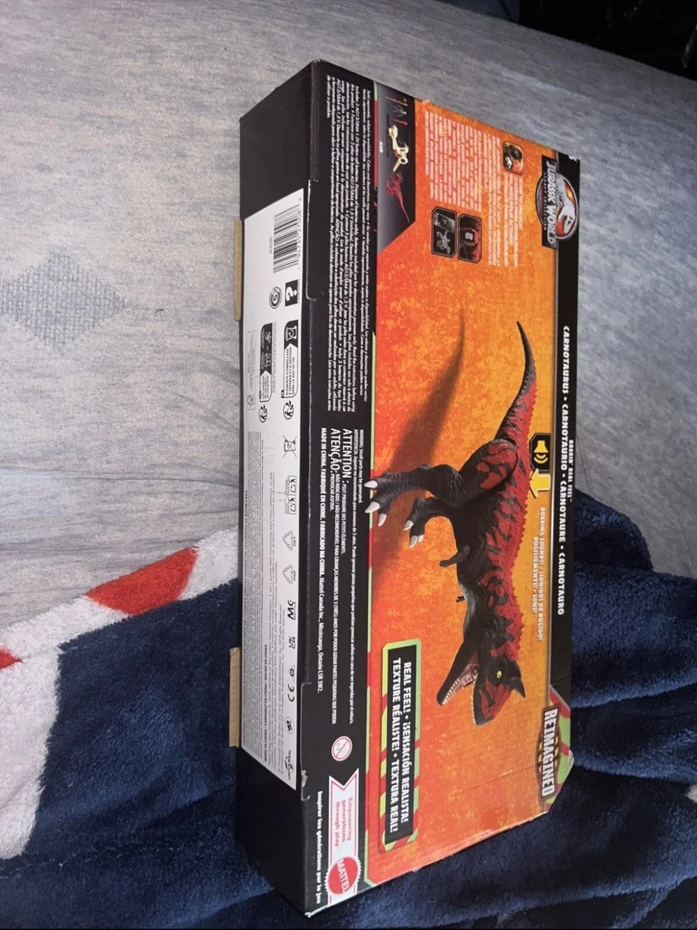 Jurassic World Legacy Collection Roarin' Real Feel Carnotaurus Action Figure New